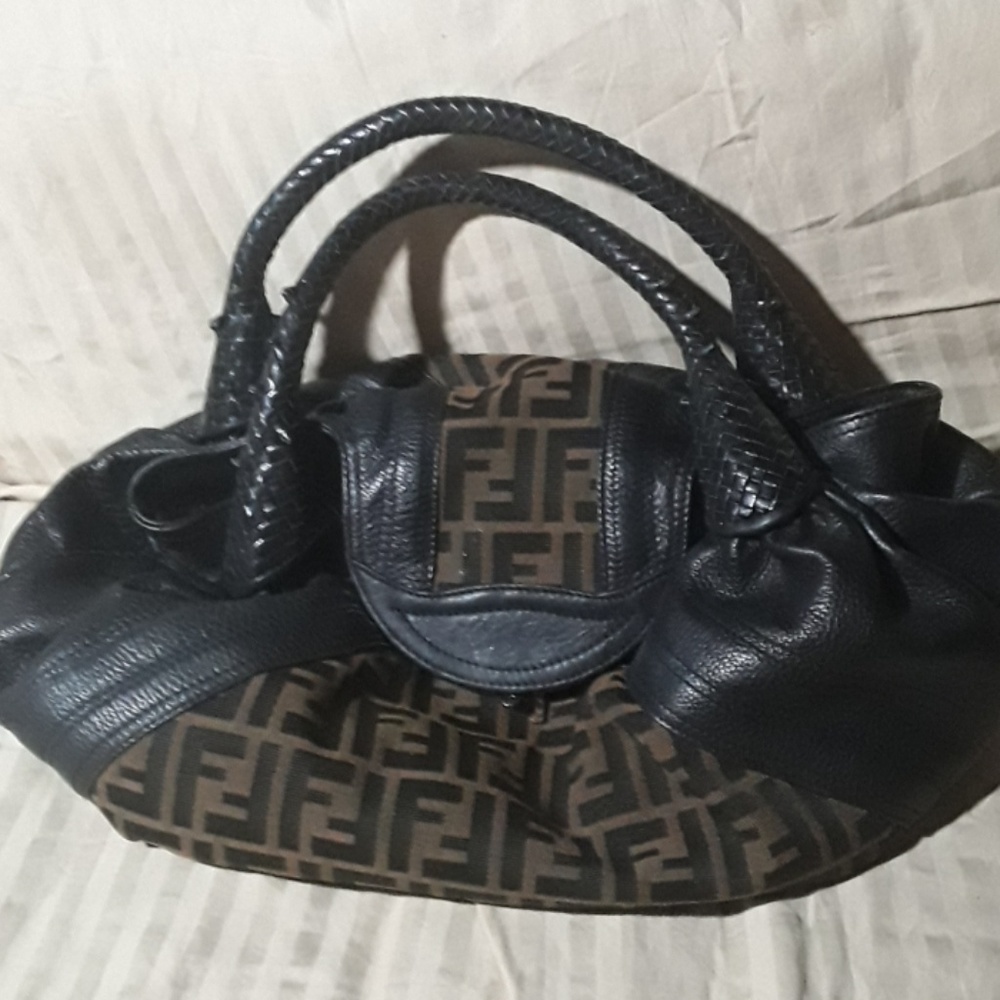 Fendi black leather purse